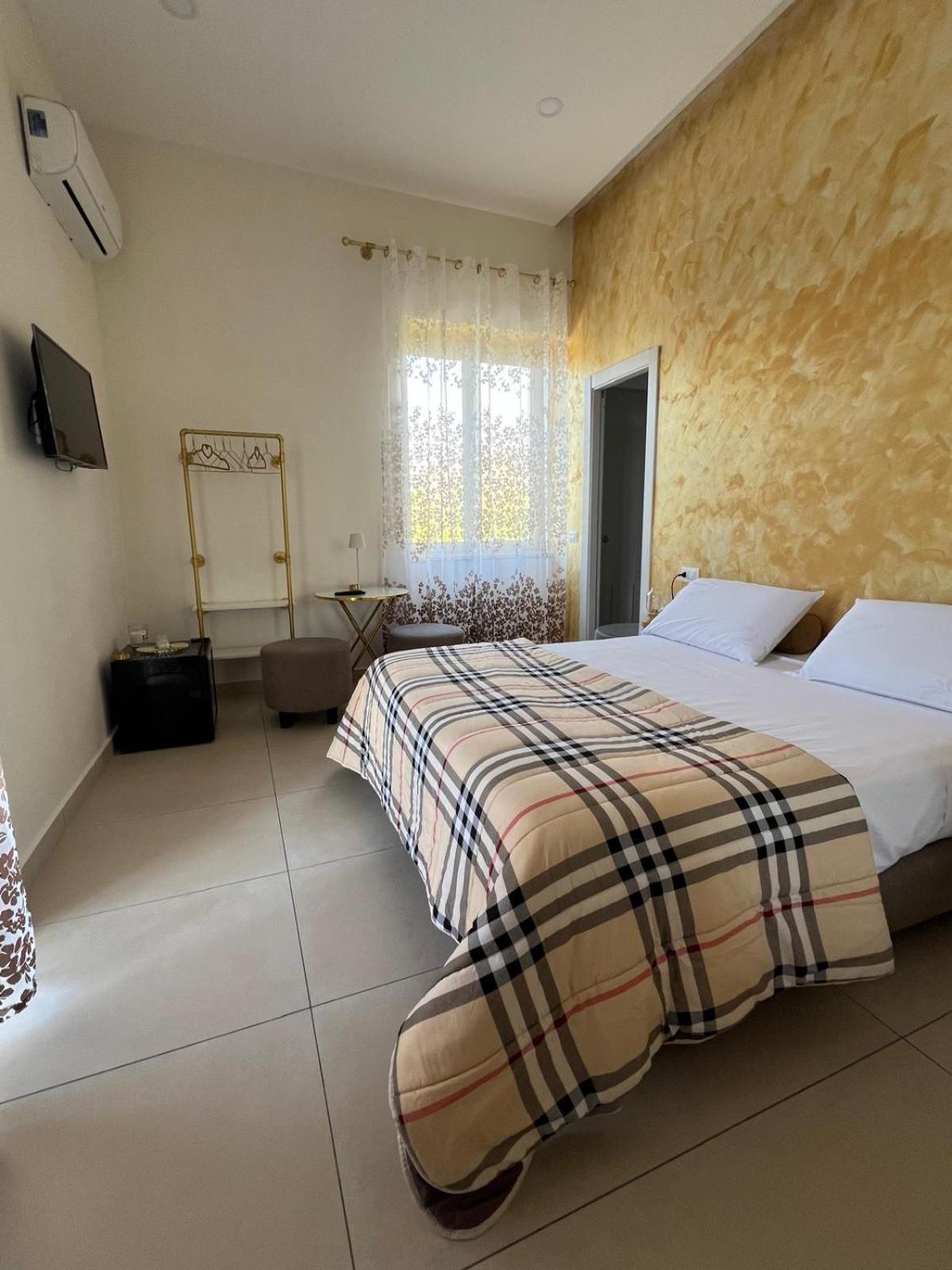 Hotel Melyda Pozzuoli Esterno foto
